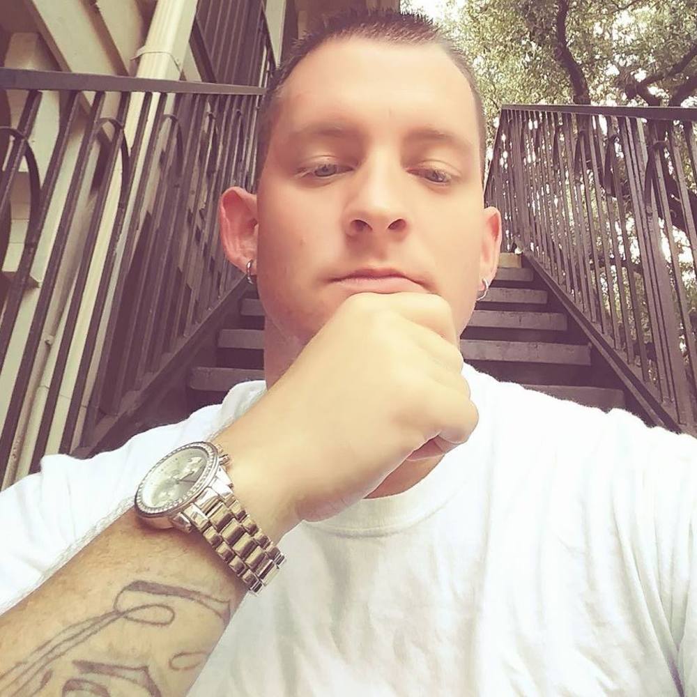 Meet your Posher, Dustin